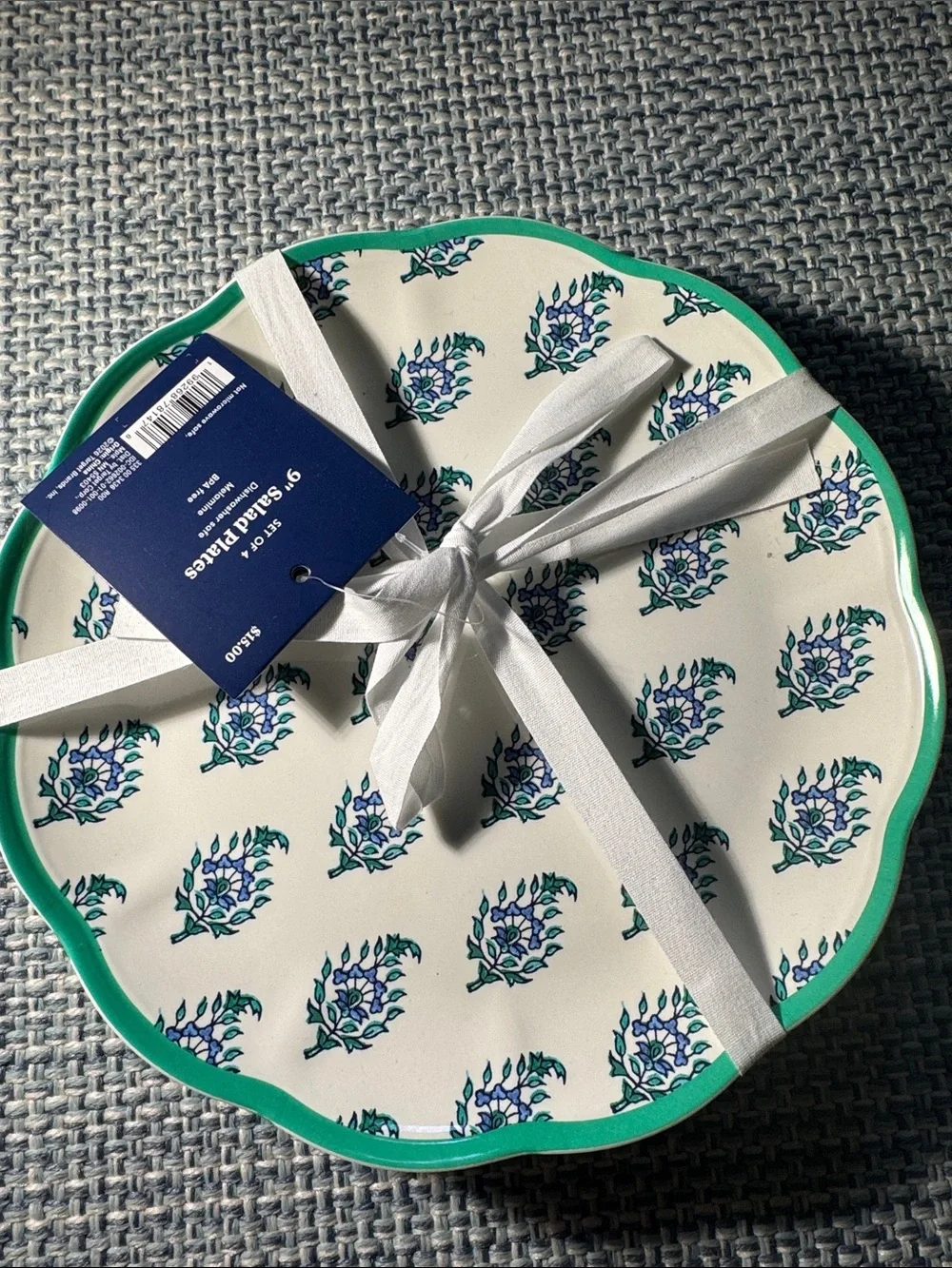Roller Rabbit White Plate with Teal Rim and Blue Floral Motif limited edition 4